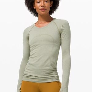 women’s lululemon swiftly long sleeve!
